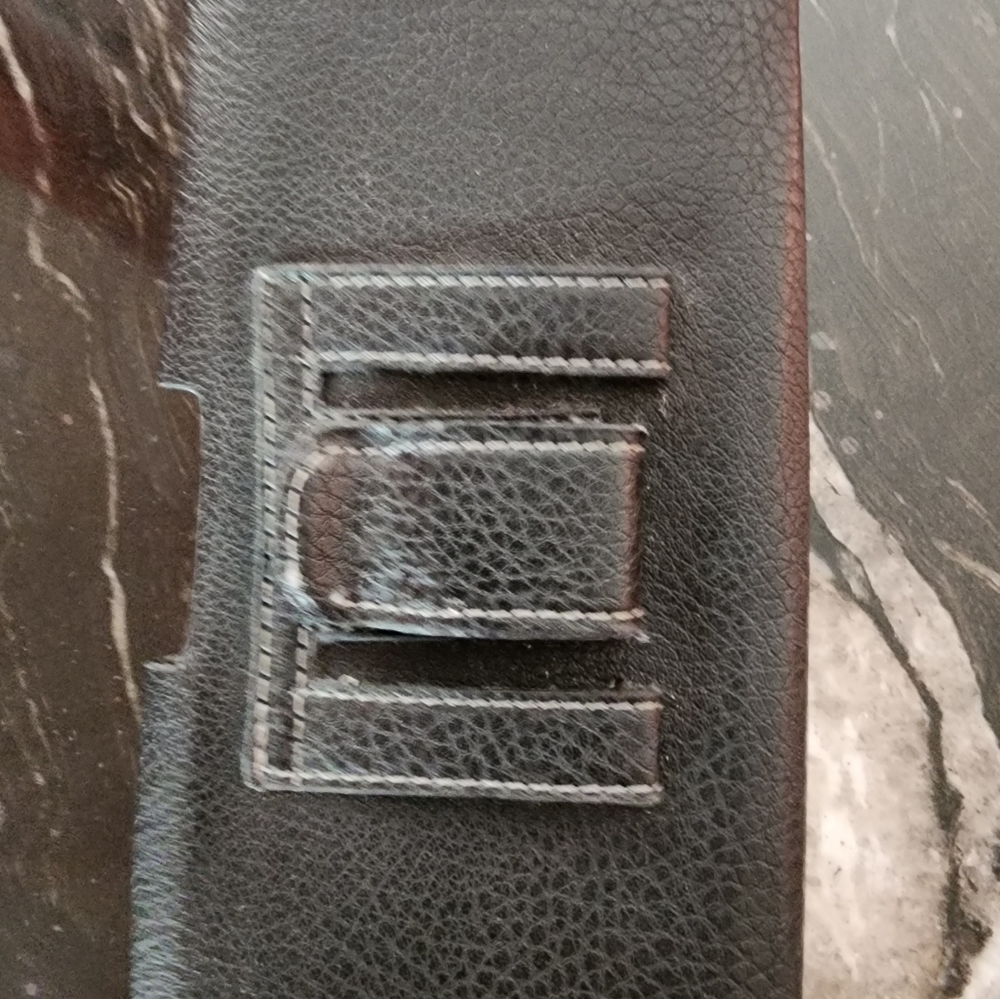 Phone case - Picture 3 of 4